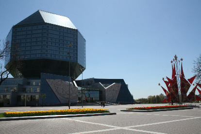 Панорама Национальной библиотеки Беларуси. Летом