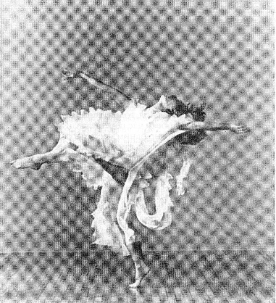 “The dancer's body is simply the luminous manifestation of the soul.” Isadora Duncan. Book Айседора Дункан: модерн на босу ногу