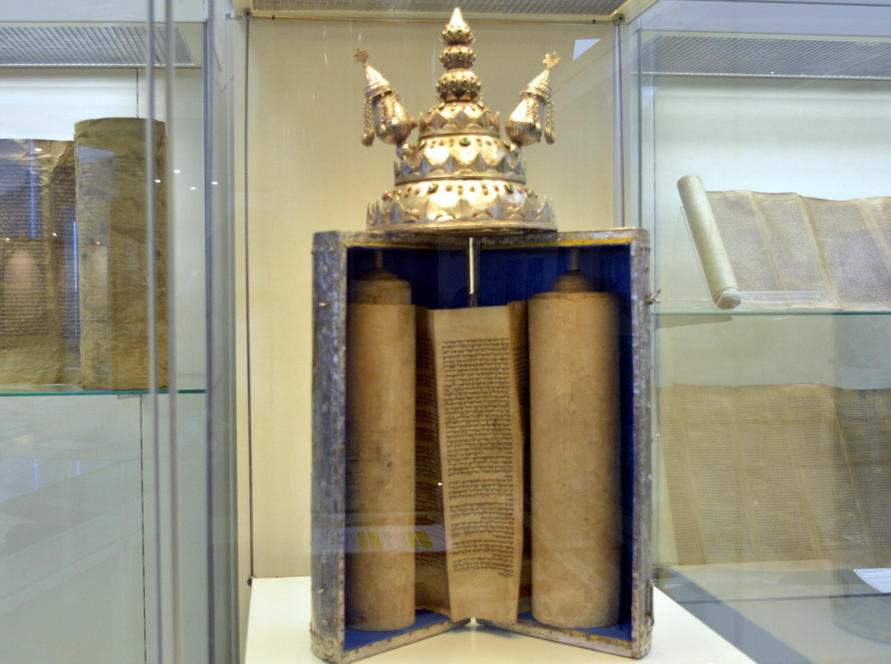 “Belarus and the Bible”: a Unique Exhibition Runs at the National Library of Belarus