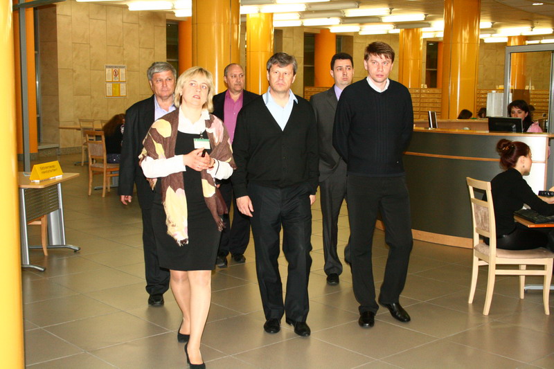 A delegation from Omsk visits the Library