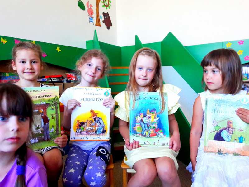 Литературный час детской комнаты "У книги нет каникул"
