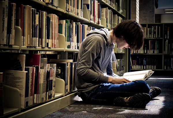 Библиотерапия и young-adult: как книги могут помочь подросткам (и некоторым взрослым за 18)