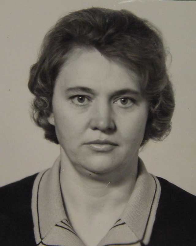 Поздравляем с 80-летним юбилеем ветерана Национальной библиотеки Беларуси Анну Моисеевну Соловьёву!