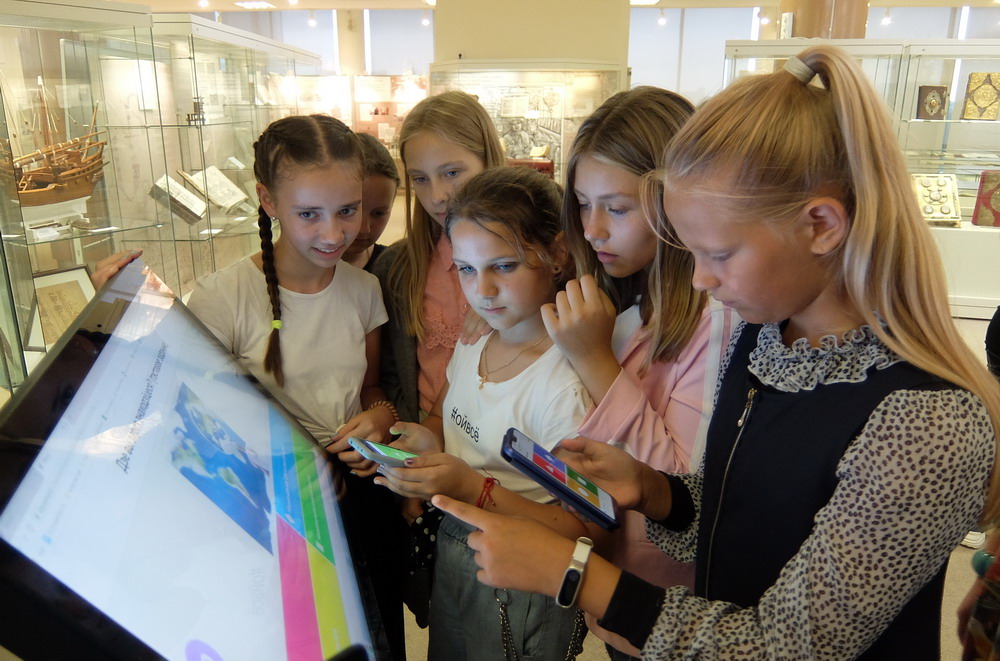 Say Yes! to Smartphones in Museum Classes