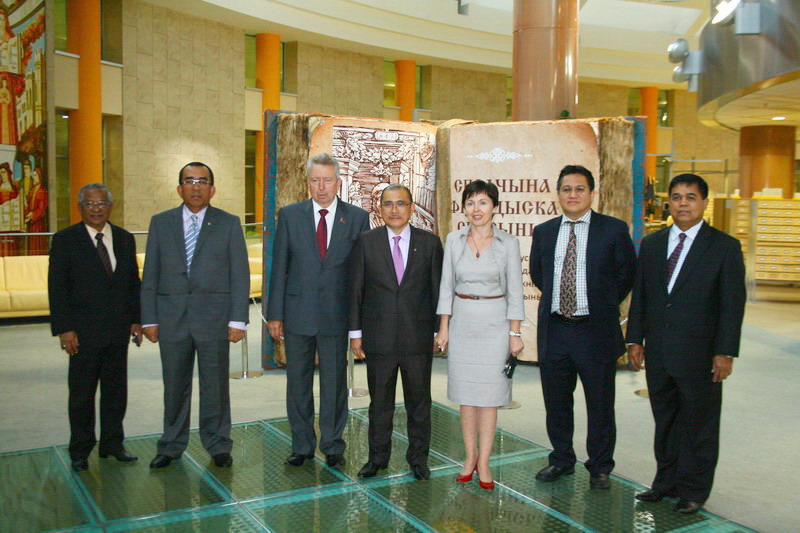 Malaysian parliamentary delegation visits the Library
