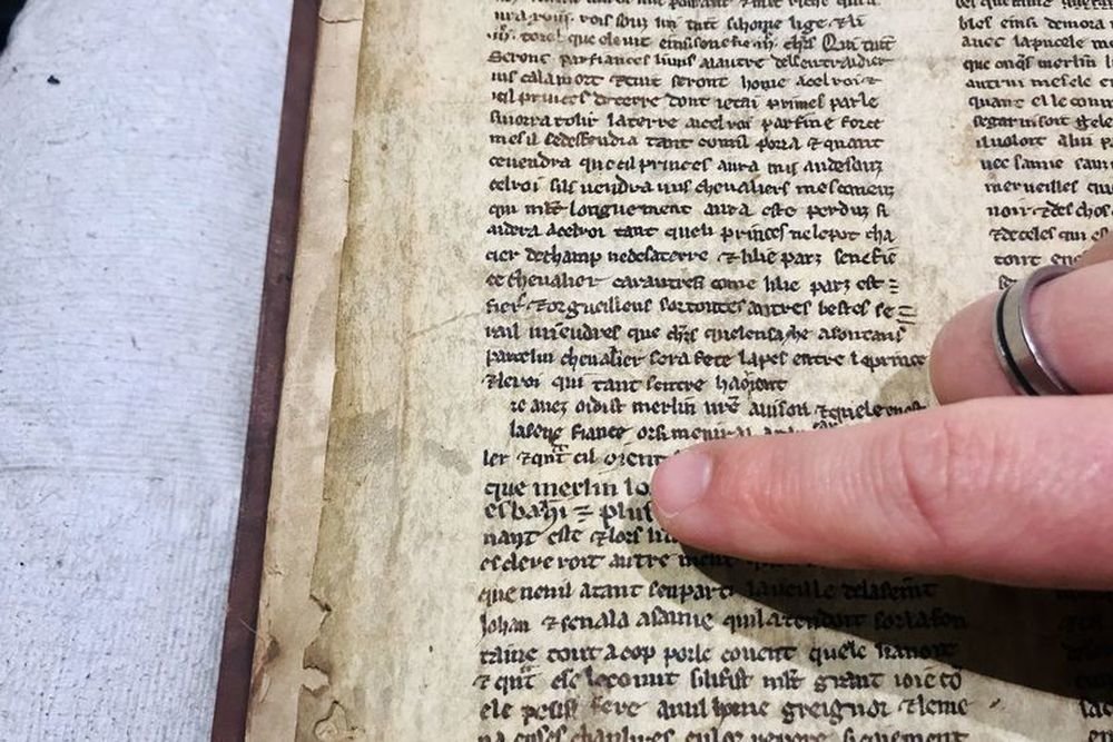 В Англии нашли древний манускрипт о волшебнике Мерлине 