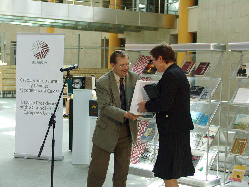 Gift to the National Library from Latvia