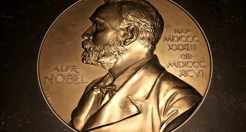 Кому стоило бы дать Нобелевскую премию по литературе?