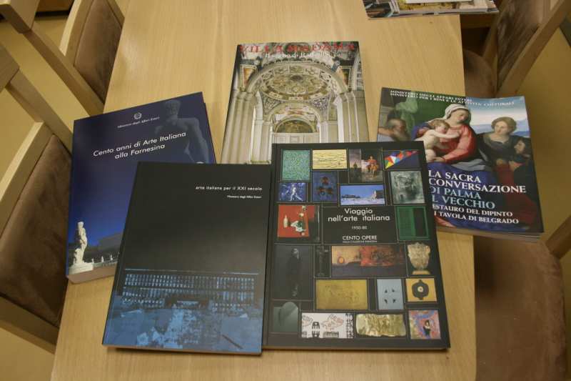 Национальной библиотеке подарены издания, посвященные современному итальянскому искусству и архитектуре