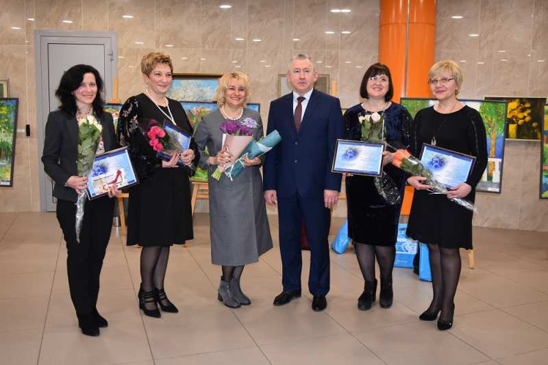 В библиотеке поздравили женщин Первомайского района