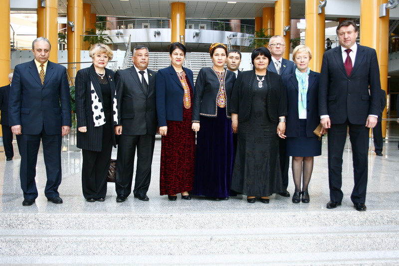 The parliamentary delegation from Turkmenistan visits the Library