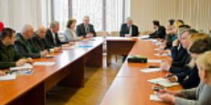 Roman Motulsky is elected head of the Public Consultative Council on Education