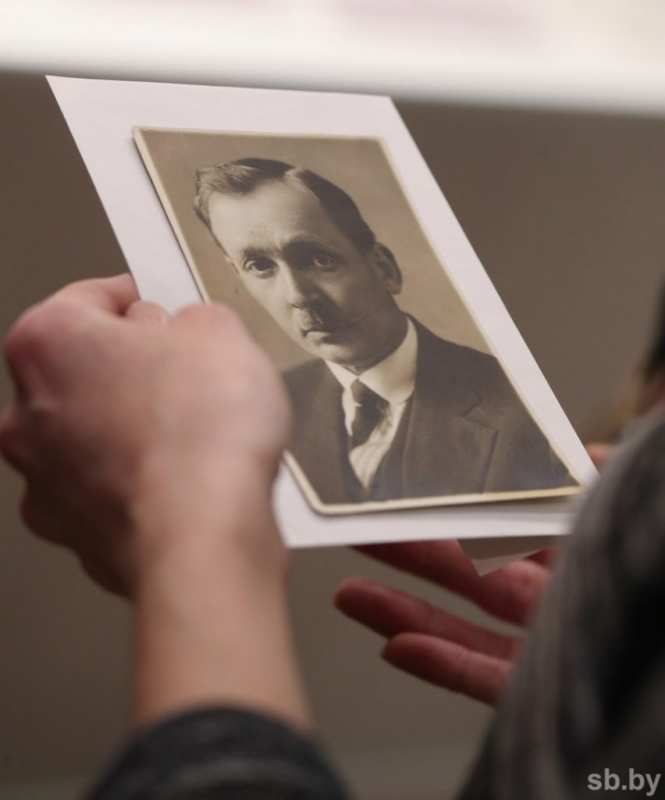 Новые автографы и портрет Янки Купалы обнаружены в научном архиве музея