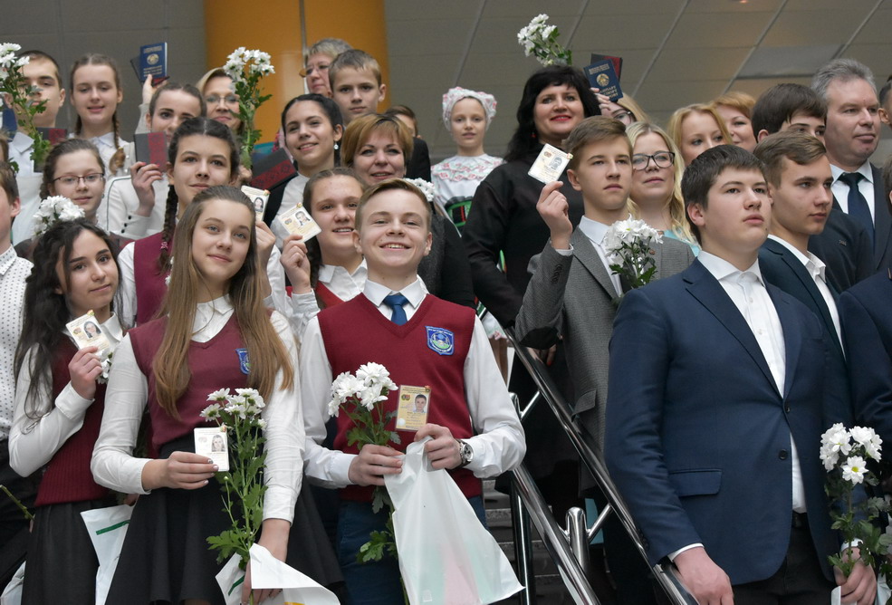 «Билеты во взрослую жизнь» вручили молодым гражданам Беларуси в Национальной библиотеке