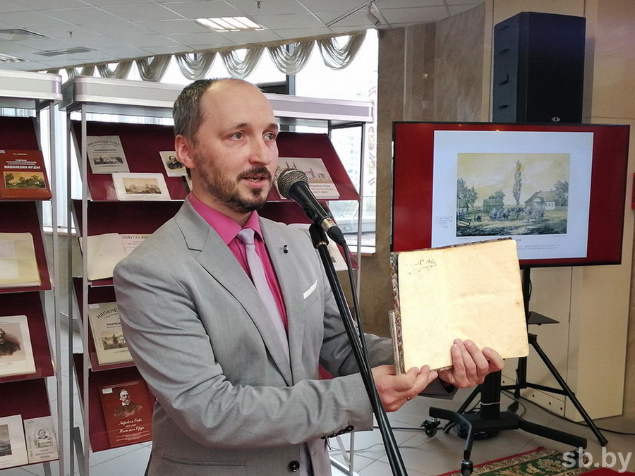 В Национальной библиотеке Беларуси обнаружились книги из личного собрания Наполеона Орды