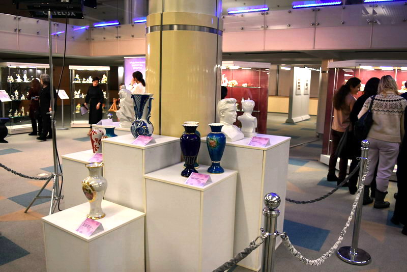 В Национальной библиотеке открылась выставка белого золота