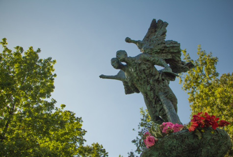 В Амстердаме установили летящий памятник Мандельштаму