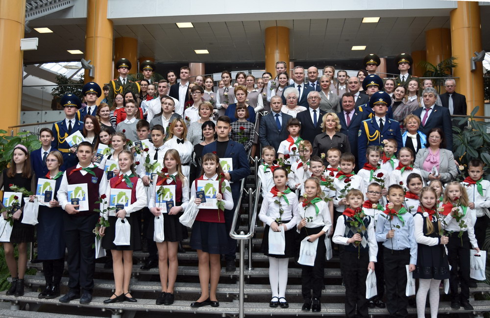 Young Citizens of Minsk Received Passports on Occasion of the Constitution Day